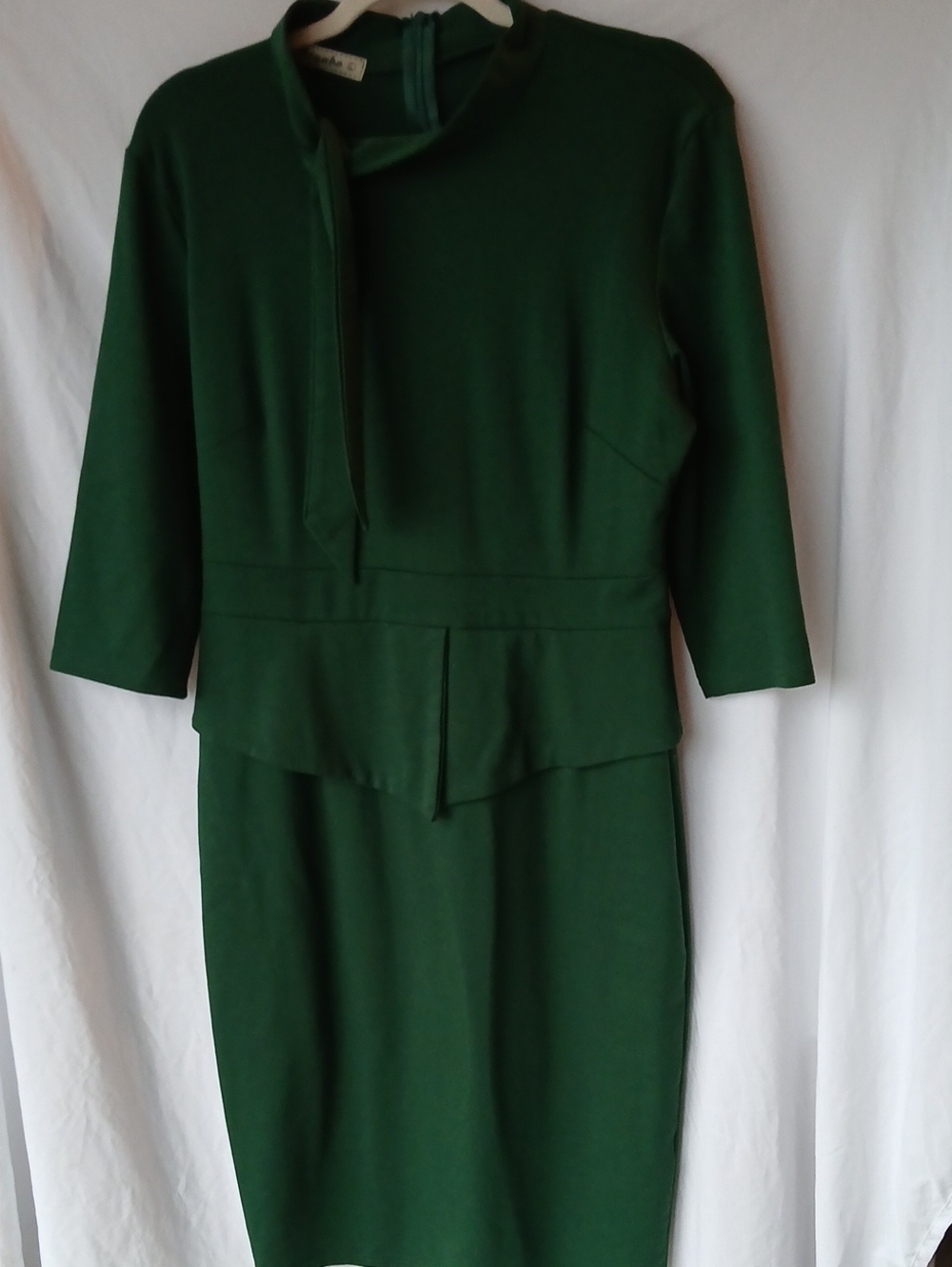 34. Moyabo Elegant Dark Green Women's Sheath Dress with Tie Neck